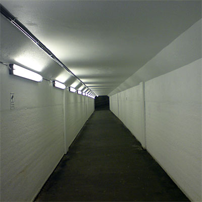 Tidigare en mörk och otrevlig tunnel som många undvek, nu en fräsch passage med effektiv belysning och övervakning.