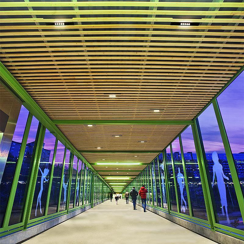 Projekt, Tågstationsbelysning: Gröna bron i Hallunda, med infällda Fusion.